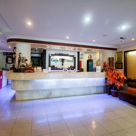 Reddoorz Plus @ Jalan Dr Sutomo 北干巴鲁 外观 照片