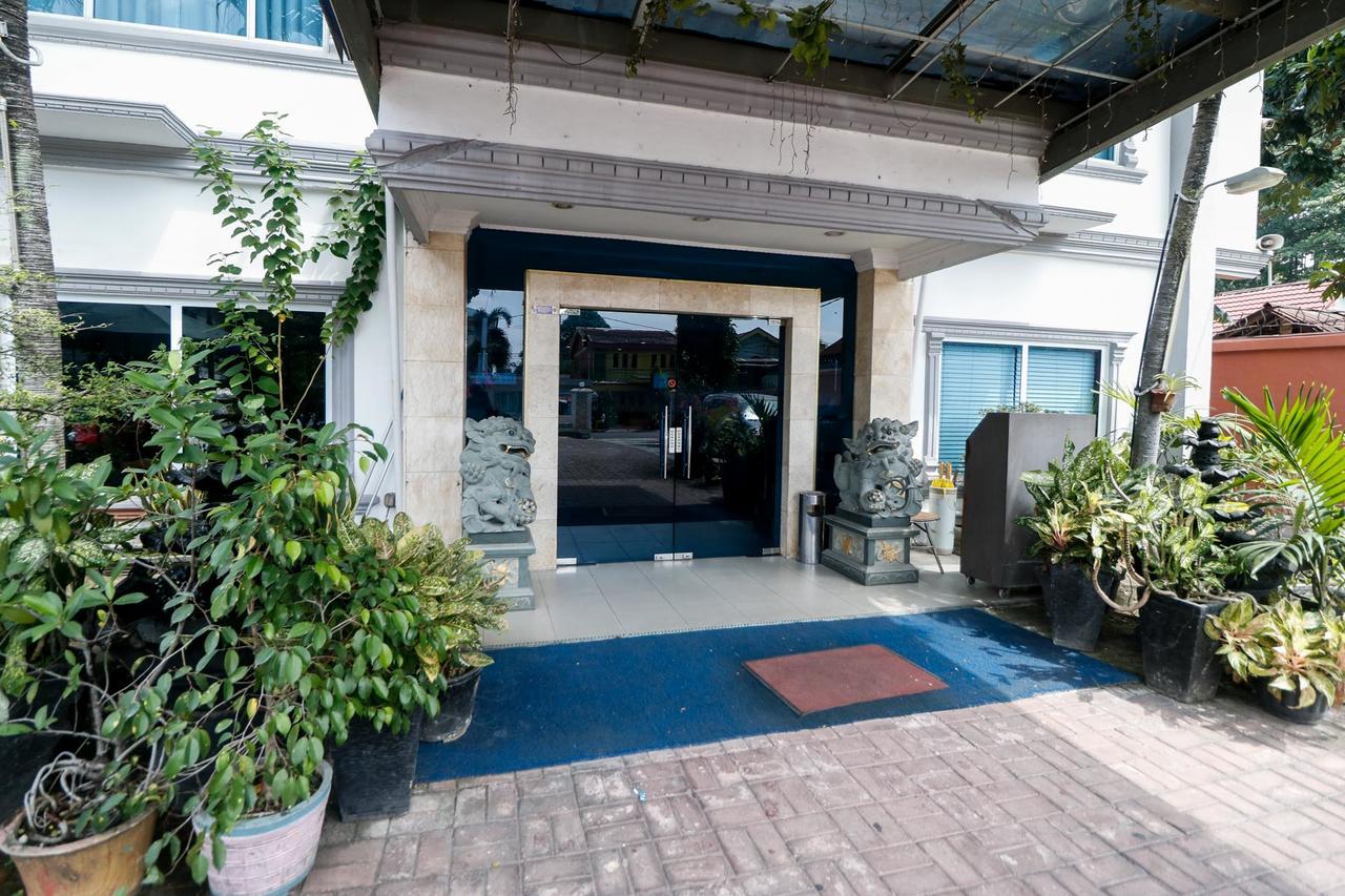 Reddoorz Plus @ Jalan Dr Sutomo 北干巴鲁 外观 照片