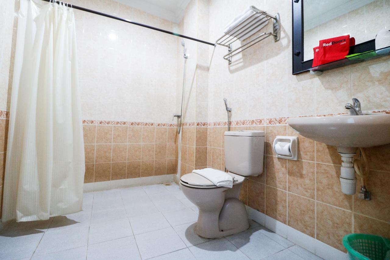 Reddoorz Plus @ Jalan Dr Sutomo 北干巴鲁 外观 照片