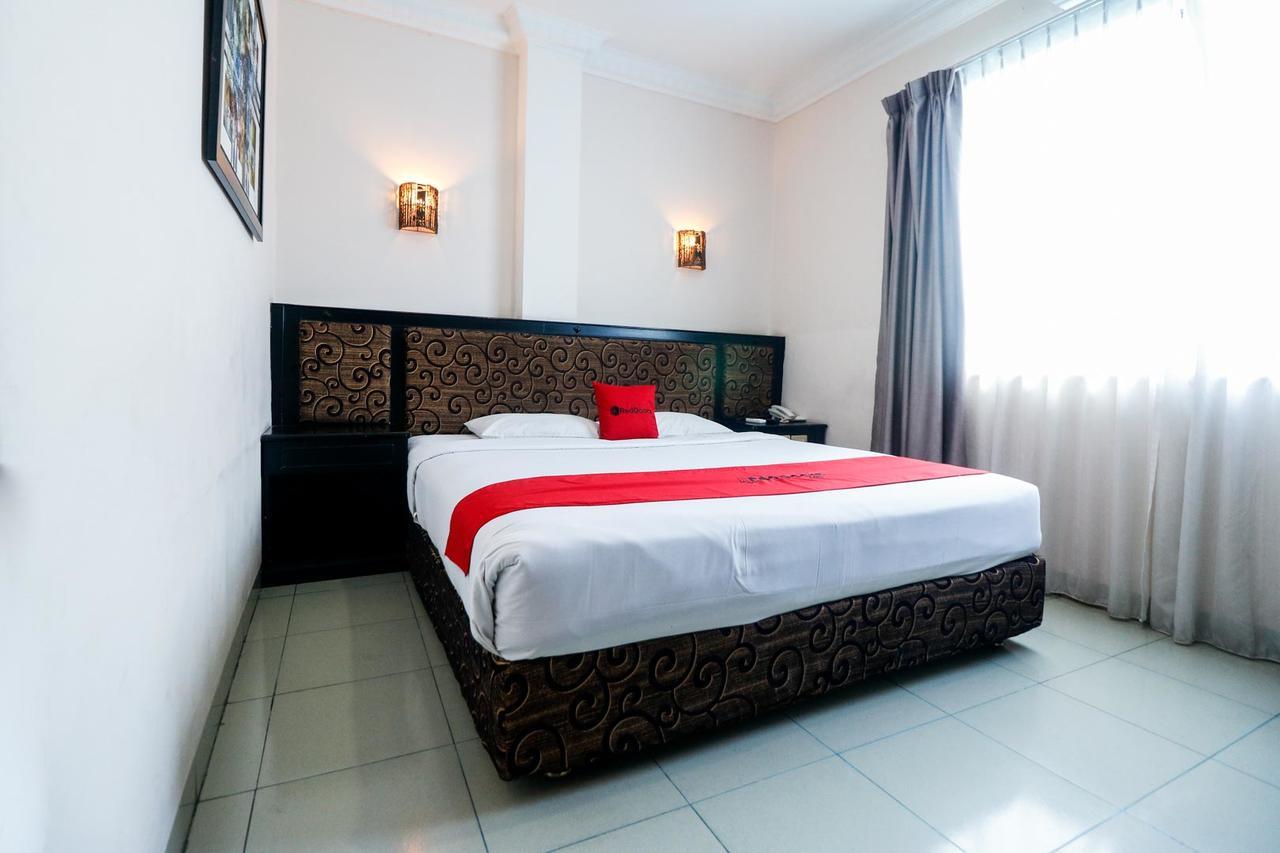Reddoorz Plus @ Jalan Dr Sutomo 北干巴鲁 外观 照片